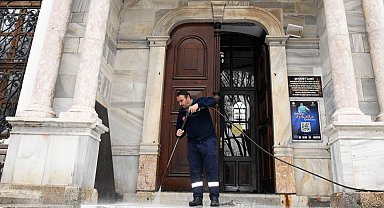 Bursa Osmangazi'deki camilerde Ramazan temizliği