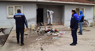 Bursa Yenişehir'de çöp ev temizlendi! Mahalle nefes aldı!