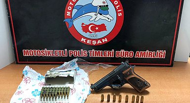 Edirne Keşan'da şüpheli araçtan 44 mermi çıktı!