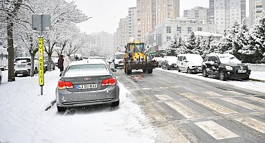İstanbul'da karla etkin mücadele devam ediyor