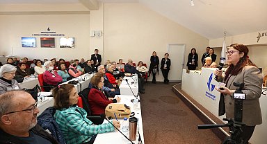 İzmir Güzelbahçe'de '3. Yaş Üniversitesi' eğitimleri