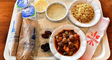 İzmir'de 50 TL'ye iftar!