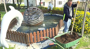 İzmir'in parkları yeşil dönüşümle canlanıyor
