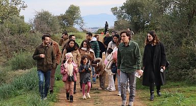 İzmirliler şehrin yeşil alanlarıyla kucaklaşıyor