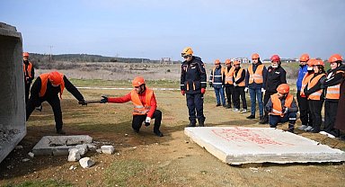Keşan'da gönüllü afet ekibi tatbikatta