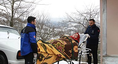 Kocaeli Büyükşehir Sultan Teyze'yi 13 yıldır hastaneye taşıyor