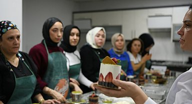 Kocaeli Çayırova'da yeni pasta şefleri yetişiyor