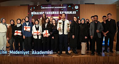 Konya Büyükşehir eğitim birimleriyle genç zihinleri bir araya getiriyor
