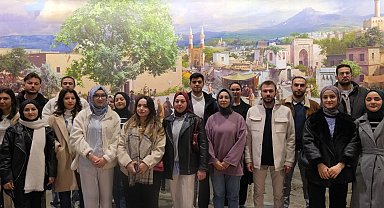 Konya'da Gençlik Meclisi "Koninnt Programı" gerçekleştirdi