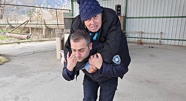 Manisa'da zabıta memurunun fedakârlığı kalplere dokundu