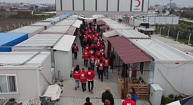 Onlar her koşulda insanlığa dokunuyor... Kızılay bu yıl da afetzedelerin yanında