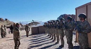 Orgeneral Bayraktaroğlu'ndan 'Pençe Kaplan' denetimi