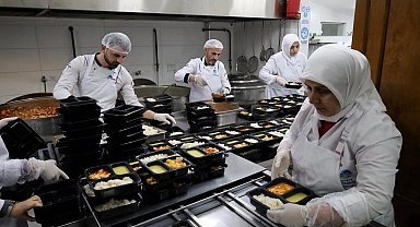 Sakarya Aşevi'nden 'sıcak aş'lar Ramazan'da da hanelere ulaşacak