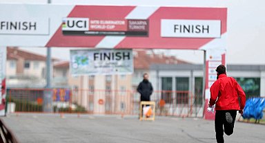 Sakarya'da Ayçiçek Bisiklet Vadisi'nde spor şöleni