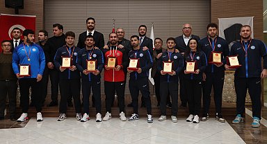 Şampiyonlar ödül töreninde buluştu