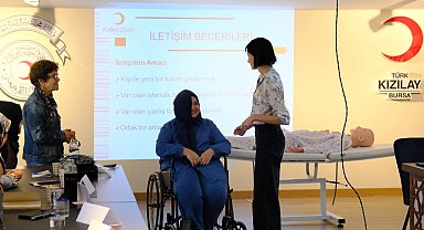 Türk Kızılay Bursa'dan kadın gönüllülerine eğitici eğitimi