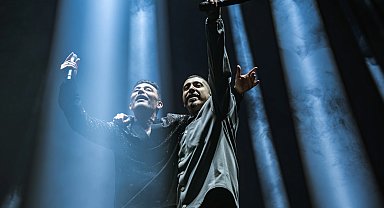 Üç saat süren konser ilklere sahne oldu