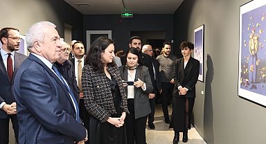 "Yerle Gök Arasında" sergisi izlenime açıldı
