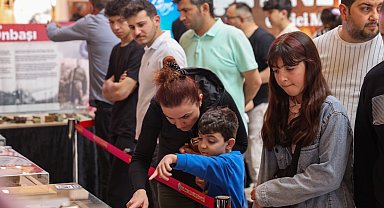Başkan Pekyatırmacı "Anadolu'nun Diriliş Destanı Çanakkale" sergisi'ni ziyaret etti