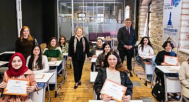 Başkan Tugay, Meslek Fabrikası'nda Güler Sabancı'yı ağırladı
