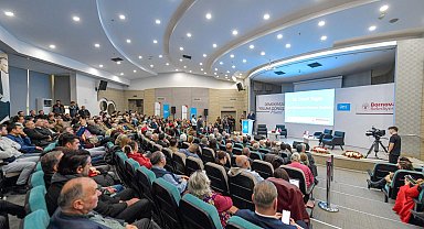 Başkan Tugay: "Türkiye'de demokrasi bunalımı yaşanıyor"