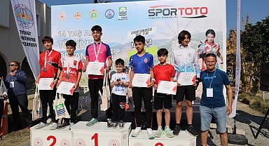 Bostanlıspor Oryantiring U14'de Türkiye Şampiyonu oldu