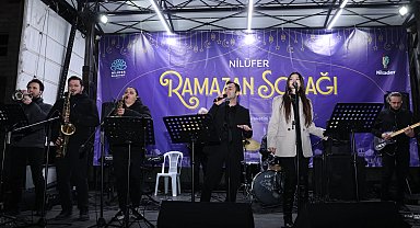 Bursa Nilüfer'in Ramazan Sokağı'nda orkestradan keyifli dinleti