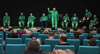 Bursa Osmangazi'de temizlik işçileri bu kez kulakların pasını temizledi