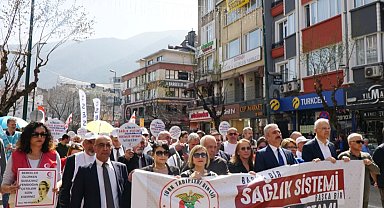 Bursa'da 14 Mart yürüyüşü gerçekleştirildi