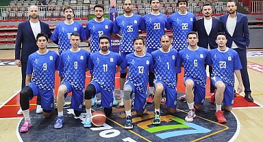 Celal Atik Spor Salonu'nda parke ısınıyor