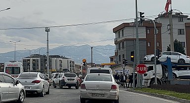 Düzce'de ışıklarda kaza: 1 yaralı