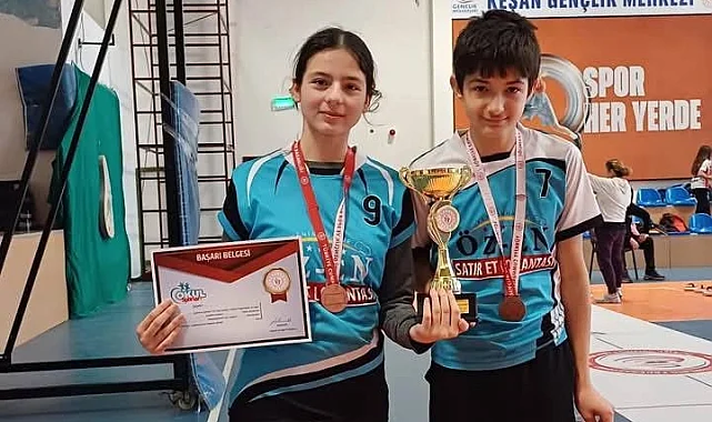 Edirne'de Yenimuhacır Ortaokulu'ndan gururlandıran başarı