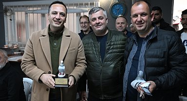 İzmir Bornova'da Başkan Eşki'ye teşekkür plaketi