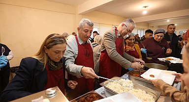 İzmir Güzelbahçe'de evlere sıcak servis