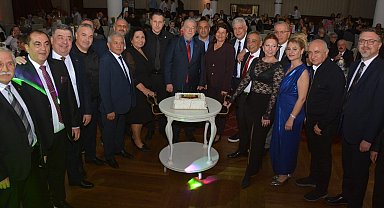 İzmir'de Emlak Komisyoncuları Odası 26. yılını kutladı