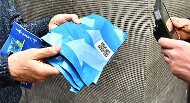 İzmir'in atık yönetiminde "QR kodlu mavi poşet" dönemi