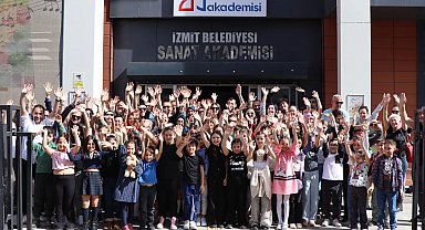 İzmit Belediyesi Sanat Akademisi tiyatro sahnesini büyütüyor