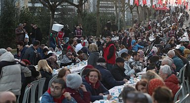 İzmit'te Başkan Hürriyet, vatandaşlarla buluştu