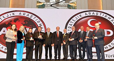Kızıl Elma Ödülleri sahiplerini buldu