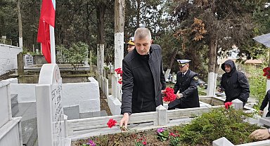 Kocaeli Gölcük'te şehitler törenlerle anıldı