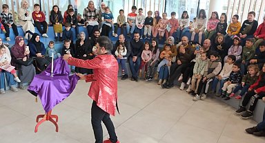 Kocaeli Milli İrade Meydanı'nda çocuklar çok neşeli