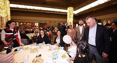 Kocaeli protokolü yetimleri ağırladı