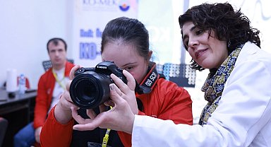 Kocaeli'de down sendromlu bireyler fotoğrafçılık öğrendi