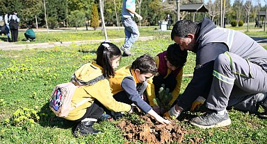 Kocaelili minikler, fidanları toprakla buluşturdu
