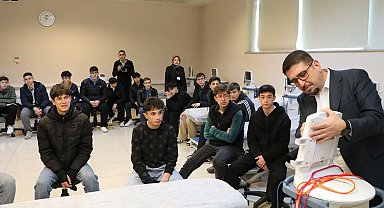 Konya Karatay Gençlik Meclisi öğrencilerin yanında