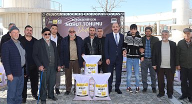 Konyalı çiftçiye destek sürüyor