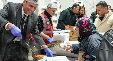 Manisa Büyükşehir'den 10 bini aşkın kişiye sıcak yemek desteği