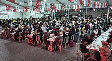 Manisa'da Ramazan bereketi: 4 bin kişiye iftar yemeği dağıtıldı