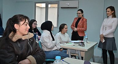 Manisa'da üniversite adaylarına kariyer rehberliği