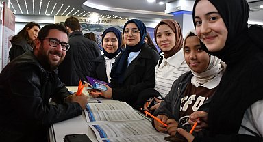 Manisa'da üniversite tanıtım gününe büyük ilgi